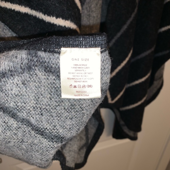 Beautiful cape - Picture 2 of 7